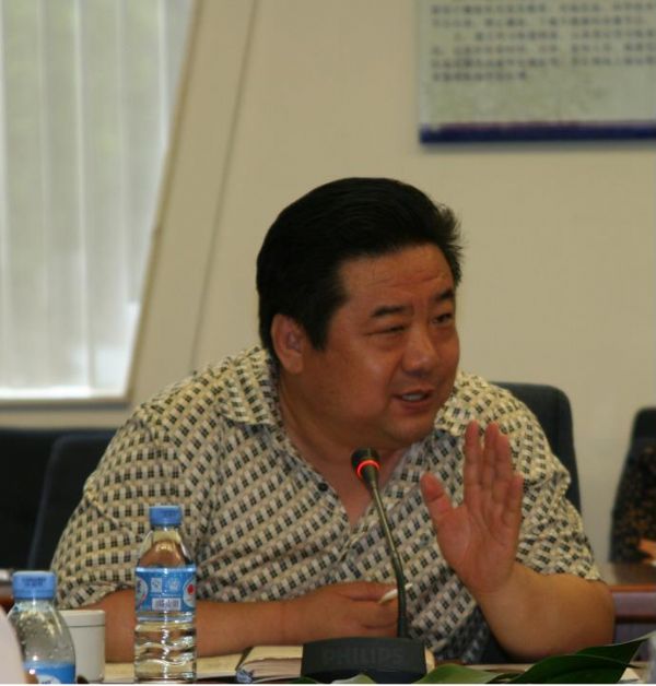 孫明高董事長就天成集團(tuán)在政府、企業(yè)管理顧問等重點業(yè)務(wù)領(lǐng)域的發(fā)展特色及商業(yè)模式進(jìn)行了闡述
