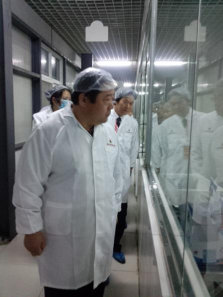 孫明高博士參觀心諾集團(tuán)食品加工車間